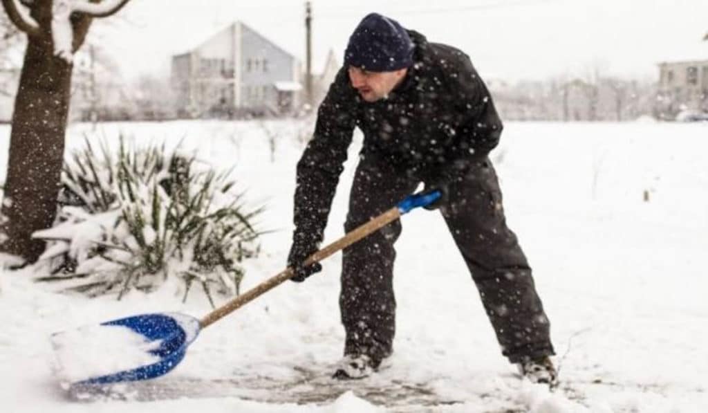 Beneficios de alquilar herramientas para nieve
